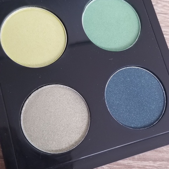 🖤 MAC Simpsons Eyeshadow Palette - Picture 3 of 6